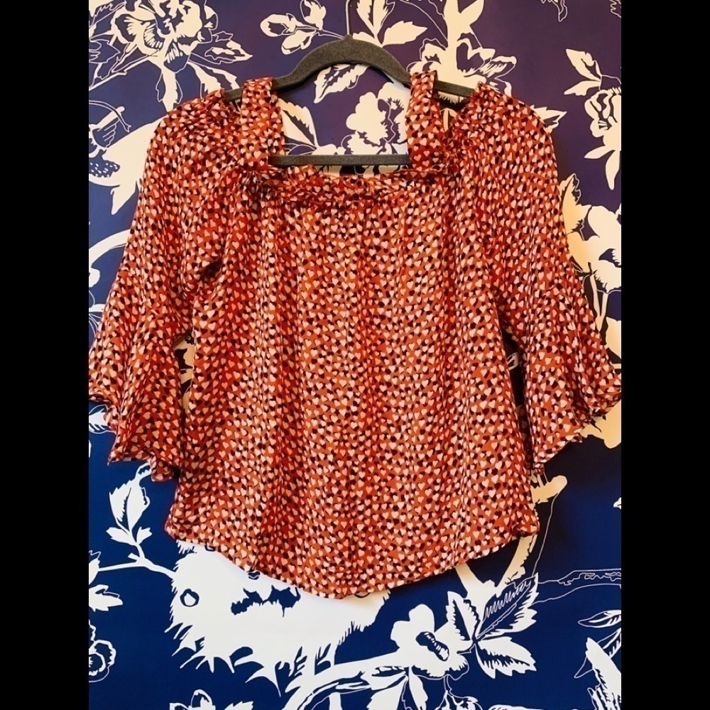 J Crew cold shoulder top in heart print Size 00